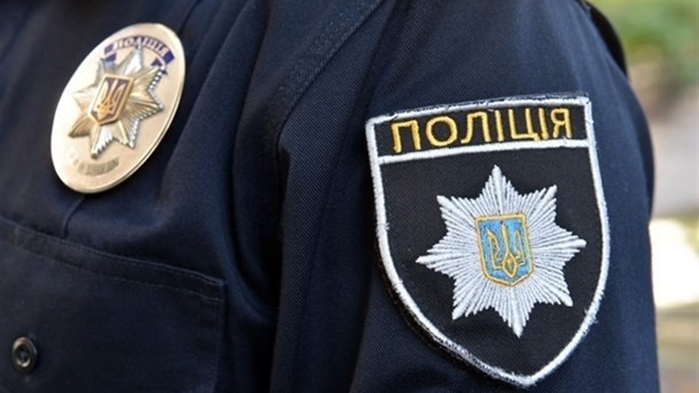 Поліцейські Дніпра затримали двох хлопців за пограбування іноземця ФОТО