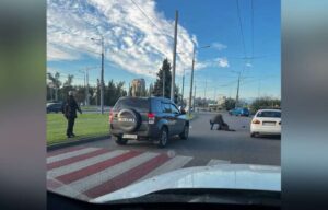 У Дніпрі легковик збив підлітка на "зебрі" ФОТО