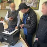 Прокурора Запорізької окружної прокуратури затримали на хабарі у 2 тисячі доларів ФОТО