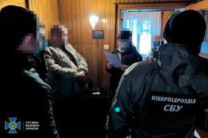 Дискредитував ЗСУ, ображаючи честь і гідність військовослужбовців: СБУ повідомила про підозру буковинцю ФОТО