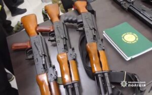 Поліція викрила на Донеччині канал незаконного обігу зброї, серед затриманих є "розвідники ДНР" ФОТО