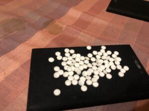 У Тернівці правоохоронці припинили діяльність нарколабораторії з виготовлення метамфетаміну ФОТО