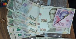 У Камянському за спробу пограбувати літню жінку затримали місцеву жительку ФОТО