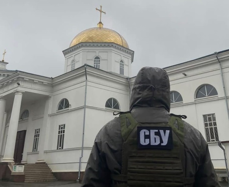 В Херсоні СБУ приходила до кафедрального та морського соборів 1 В Херсоні СБУ приходила до кафедрального та морського соборів ФОТО