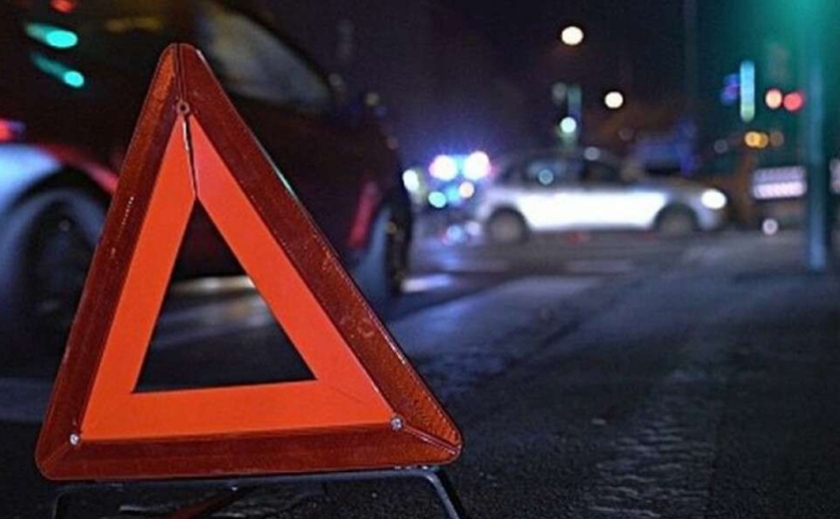 Загинула на місці: у Дніпрі жінка потрапила під колеса двох автівок 1 Загинула на місці: у Дніпрі жінка потрапила під колеса двох автівок ФОТО