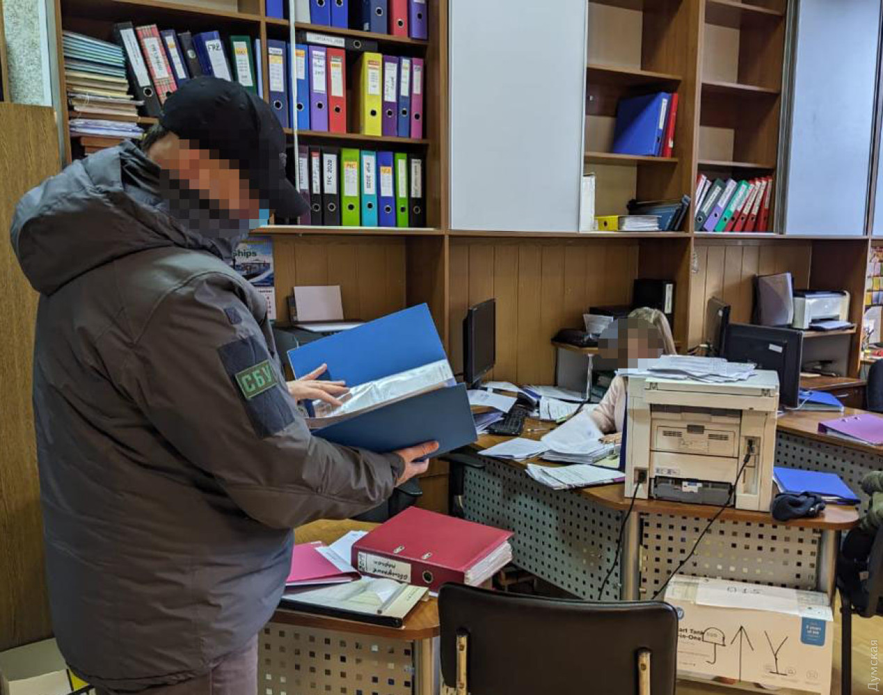 В Одесі ймовірний організатор корупційної схеми вистрибнув із вікна під час затримання ФОТО