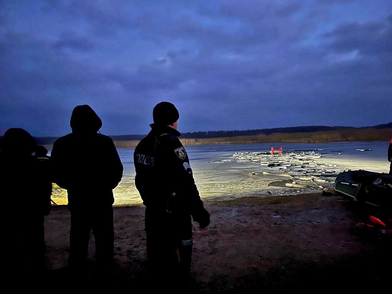 На Київщині під кригу провалилися четверо дітей, двох вдалось врятувати ФОТО
