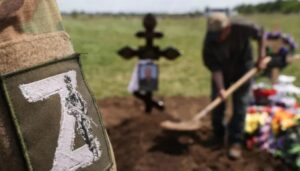 На Херсонщині знайшли поховання ще трьох людей, що загинули від обстрілів минулої осені ФОТО