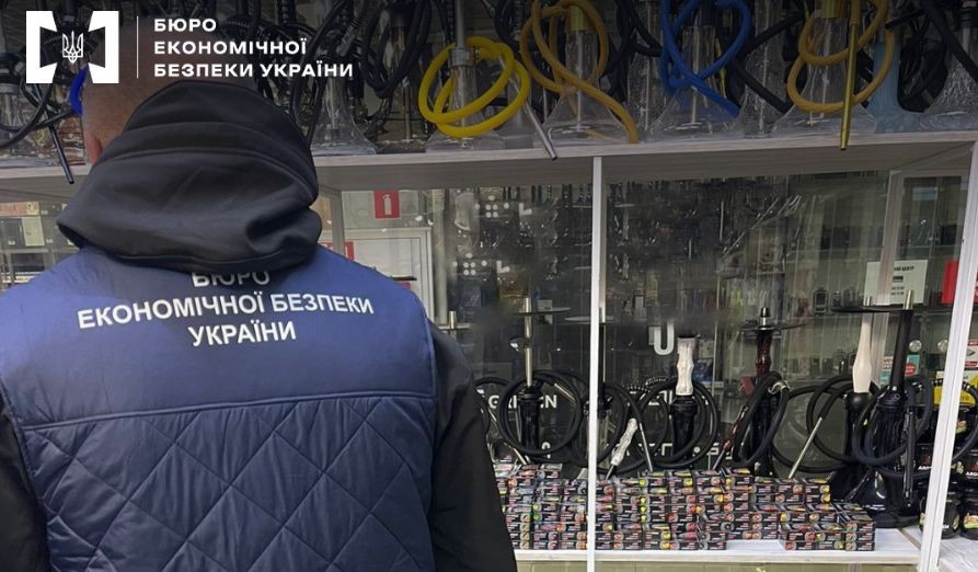 БЕБ розкрило схему незаконного продажу електронних сигарет та тютюну в Одеській області 2 БЕБ розкрило схему незаконного продажу електронних сигарет та тютюну в Одеській області ФОТО