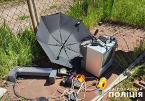 ПОЛІЦІЯ ЗАТРИМАЛА ХЕРСОНСЬКОГО КРАДІЯ, ЯКИЙ ПІВРОКУ ПЕРЕХОВУВАВСЯ У ДАЧНИХ БУДИНКАХ НА ТЕРИТОРІЇ ЗАПОРІЗЬКОГО РАЙОНУ ФОТО