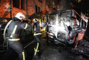 В Києві через пожежу в автомобілі «Швидкої допомоги» загинула літня жінка ФОТО