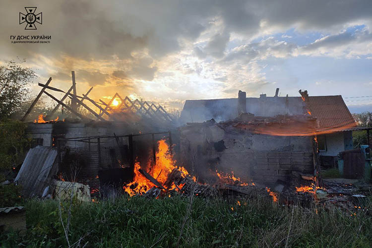 На Дніпропетровщині надзвичайники ліквідували масштабну пожежу ФОТО