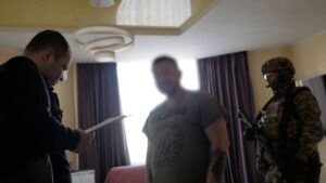 Адвокату та медійнику Мізраху поліція вручила підозру в шахрайстві ФОТО