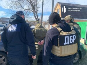 Вимагав з дружини загиблого бійця 150 тисяч гривень, за що піде під суд - ДБР ФОТО