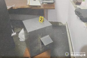 На Хмельниччині чоловік, котрий викрав з сейфа підприємства 150 тисяч гривень, отримав 5 років тюрми ФОТО