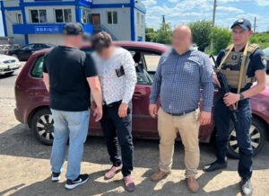 Крали золото та ікони. Жителі Полтавщини під виглядом медичних працівників обкрадали пенсіонерів ФОТО