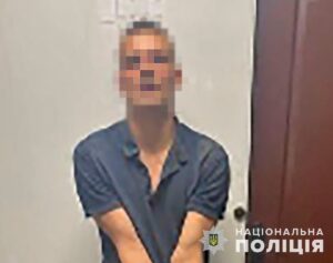 У Запоріжжі затриманий порушник комендантської години напав на поліцейського ФОТО