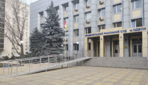 Суддя поскаржився на детективів НАБУ, які розгромили його кабінет, забрали телефон і особисті гроші ФОТО