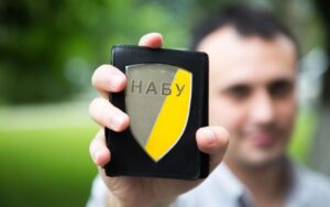 Корупційні скандали з нардепами в Україні: хто вже потрапив під слідство ФОТО