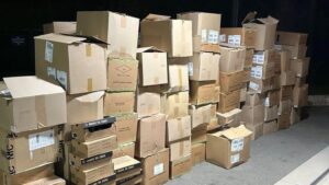 Замість гуманітарки на Волинь намагалися ввезти брендовий одяг і взуття на понад три мільйони гривень ФОТО