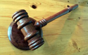 Суд відмовив у зміні запобіжного заходу для заступника директора поліклініки з закритим укриттям ФОТО