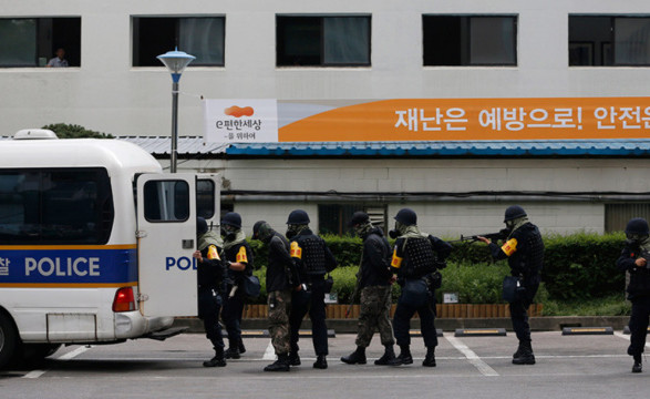 Збройний напад у Південній Кореї: чоловік поранив ножем 13 людей