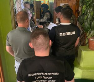 5000 доларів США за «непридатність» до служби: у Києві затримали військовослужбовця ФОТО