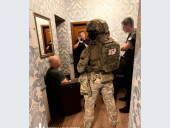 Затримано військового чиновника КМВА: він за гроші допомагав ухилянтам виїхати з України - фото 1