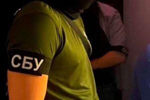 НА ЗАПОРІЖЖІ ВИКРИЛИ НАРКОТОРГОВЦІВ, ЯКІ ЗАВОЗИЛИ В УКРАЇНУ ЕКСТАЗІ ПІД ВИГЛЯДОМ ІМПОРТНИХ СОЛОДОЩІВ ФОТО