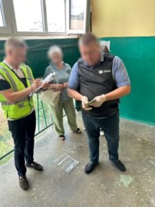 У Києві співробітниця ВВК «попалася» на хабарі, вона затягувала процес призову на службу ФОТО