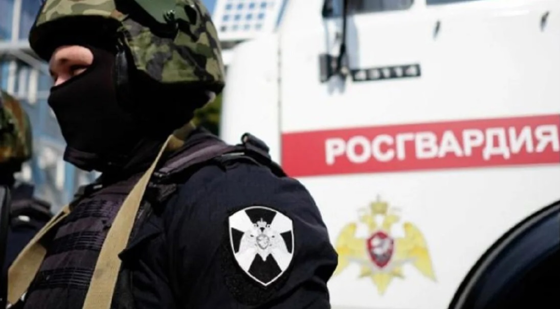 Прокуратура встановила росгвардійців, які знущалися над українцями під час окупації Херсона ФОТО