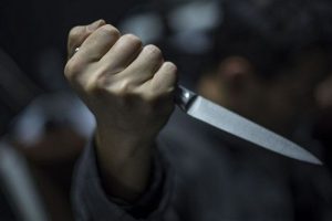 У Харкові чоловік жорстоко зарізав двох співчаркувальників ФОТО