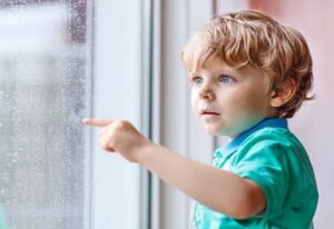 У КРИВОМУ РОЗІ ТРИРІЧНА ДИТИНА ВИПАЛА З ВІКНА ФОТО