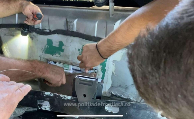 Закарпатець з угорським громадянством позбувся автомобіля через приховану контрабанду ФОТО