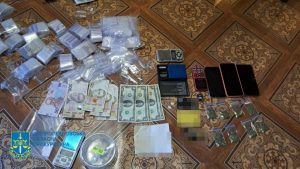 На Дніпропетровщині затримали 10 учасників злочинної організації наркозбувачів ФОТО