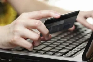 Хотіла покращити фінансове становище: мешканка Дубна перерахувала шахрайці майже 100 тис грн ФОТО