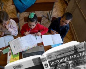 Росіяни "промивають мізки" українським дітям: що задумав Кремль ФОТО