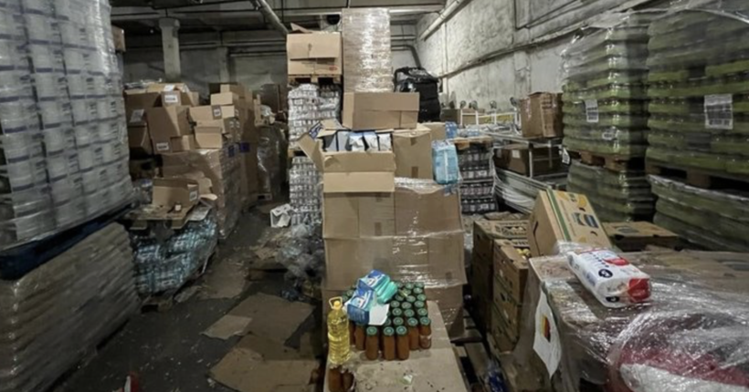 Продають у магазинах та інтернеті: в Україні відкрили понад 400 справ щодо оборудок з гуманітаркою ФОТО
