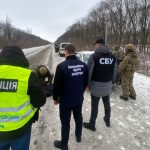 На Дніпропетровщині ділки пообіцяли ухилянту фіктивне батьківство над трьома дітьми для виїзду за кордон ФОТО