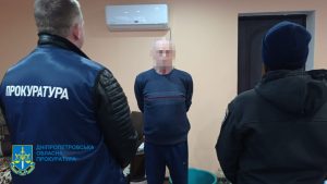 На Дніпропетровщині повідомлено про підозру підприємцю, який ошукав батька загиблого військового ФОТО