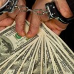 САП вимагає конфіскації активів київського посадовця: елітні авто та тисячі доларів ФОТО