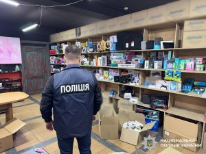 Підроблені ґаджети на 24 млн грн: кіберполіція викрила злочинну групу у Дніпропетровській області ФОТО